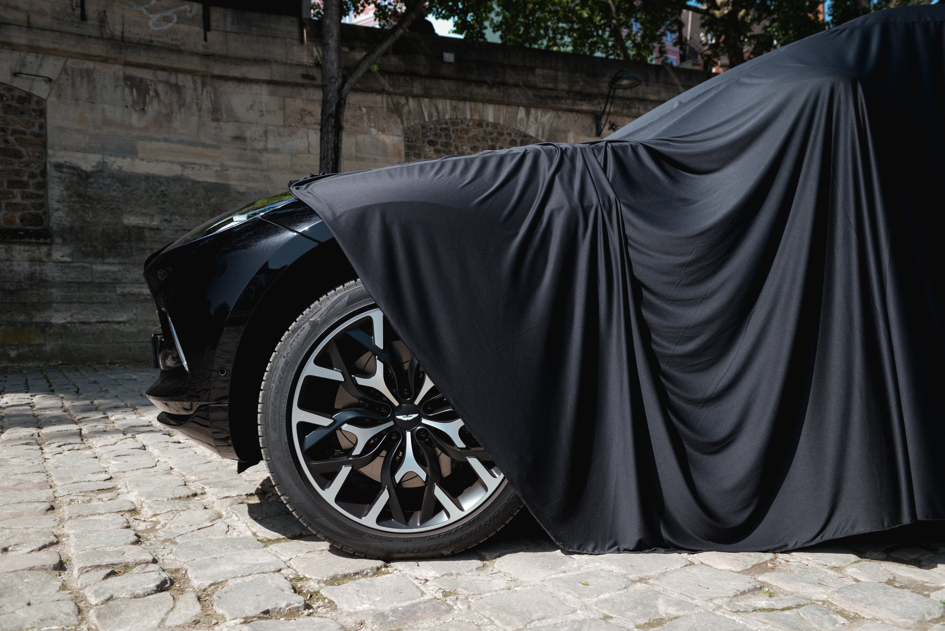 Drap de showroom Aston Martin DBX