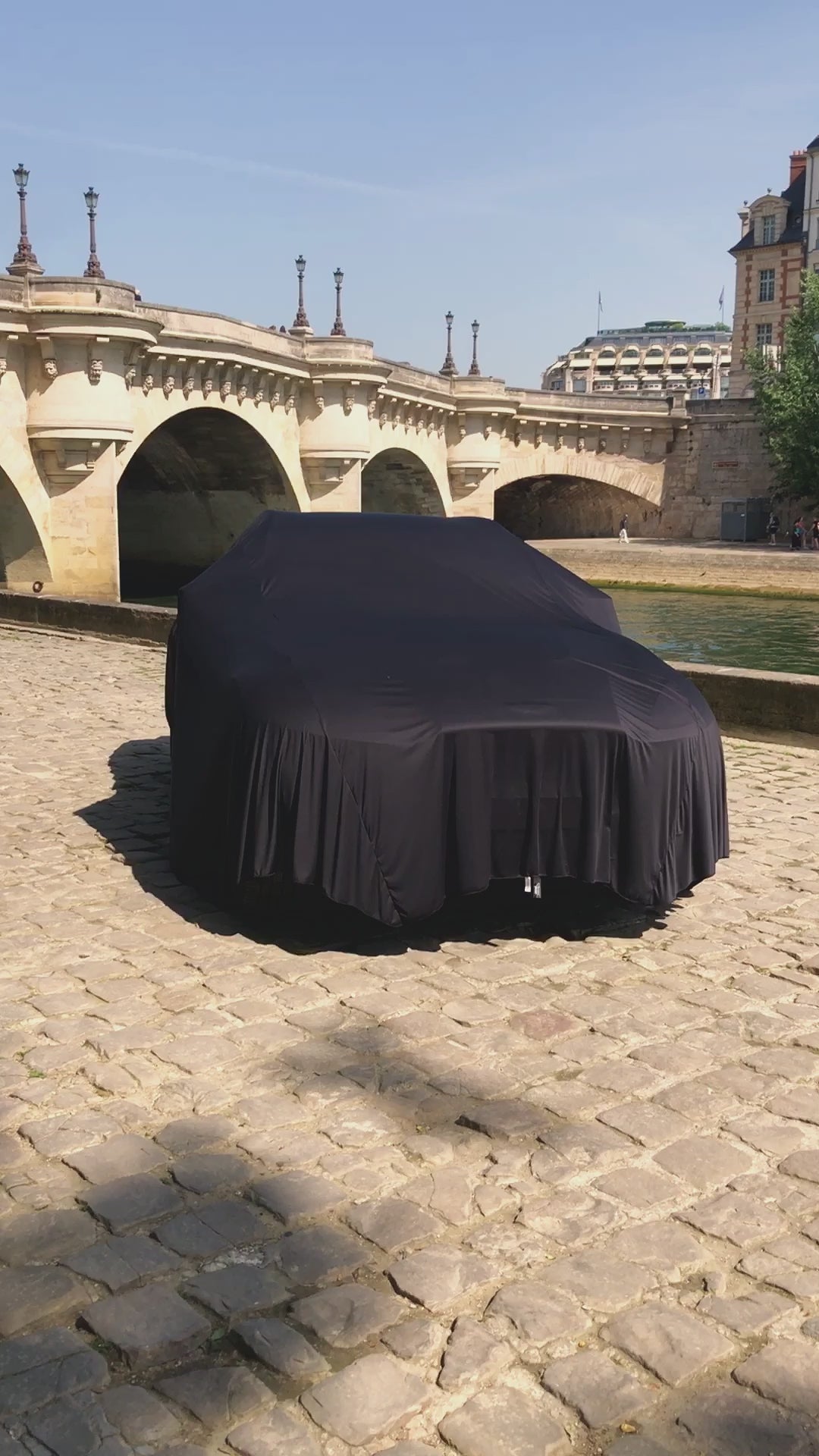 Drap de présentation voiture showroom